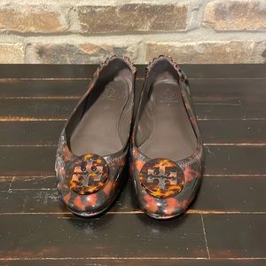 Tory Burch flats in Tortoise! Size 8.5